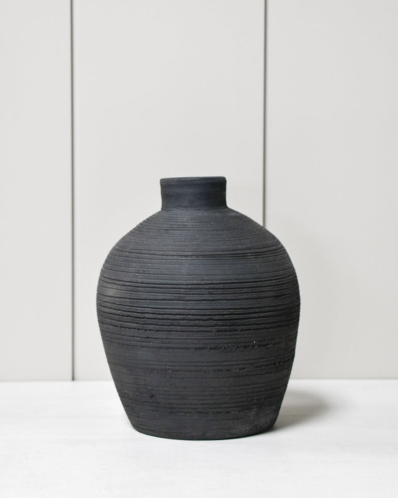 Nero Terracotta Vase